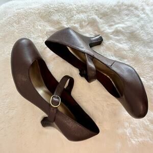 Lower East Side Women's Buckle Strap Classic Mary Jane 2" Heel Size 9 Brown
